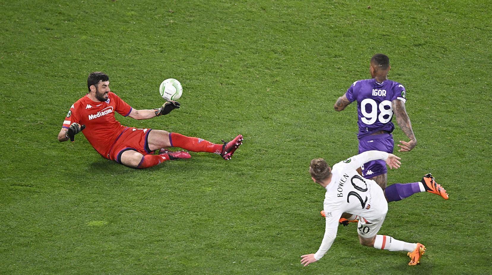 关于西汉姆清晨官宣签约，志在意甲名次提升，球迷炸锅，临场指挥获称赞的信息