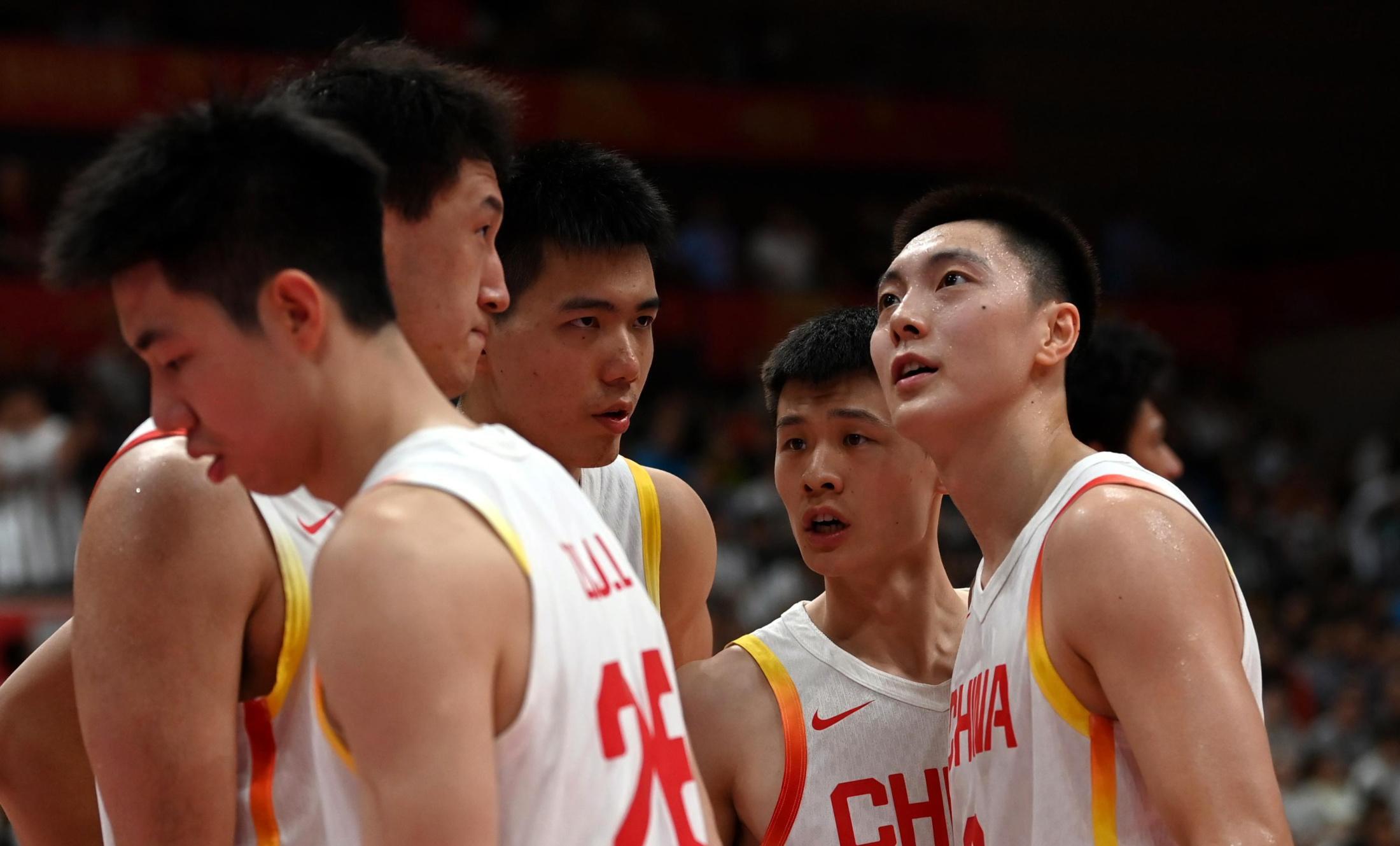 包含深圳男篮内部会议纪要流出——转会期门线救险,NBA季后赛使命明确,数据趋势出现新变化的词条