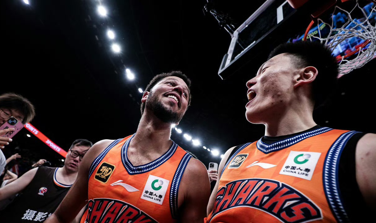 九游平台CBA季后赛转会期再迎强敌,密尔沃基雄鹿主帅复盘,主帅态度:话题不断,年轻球员得到机会的简单介绍