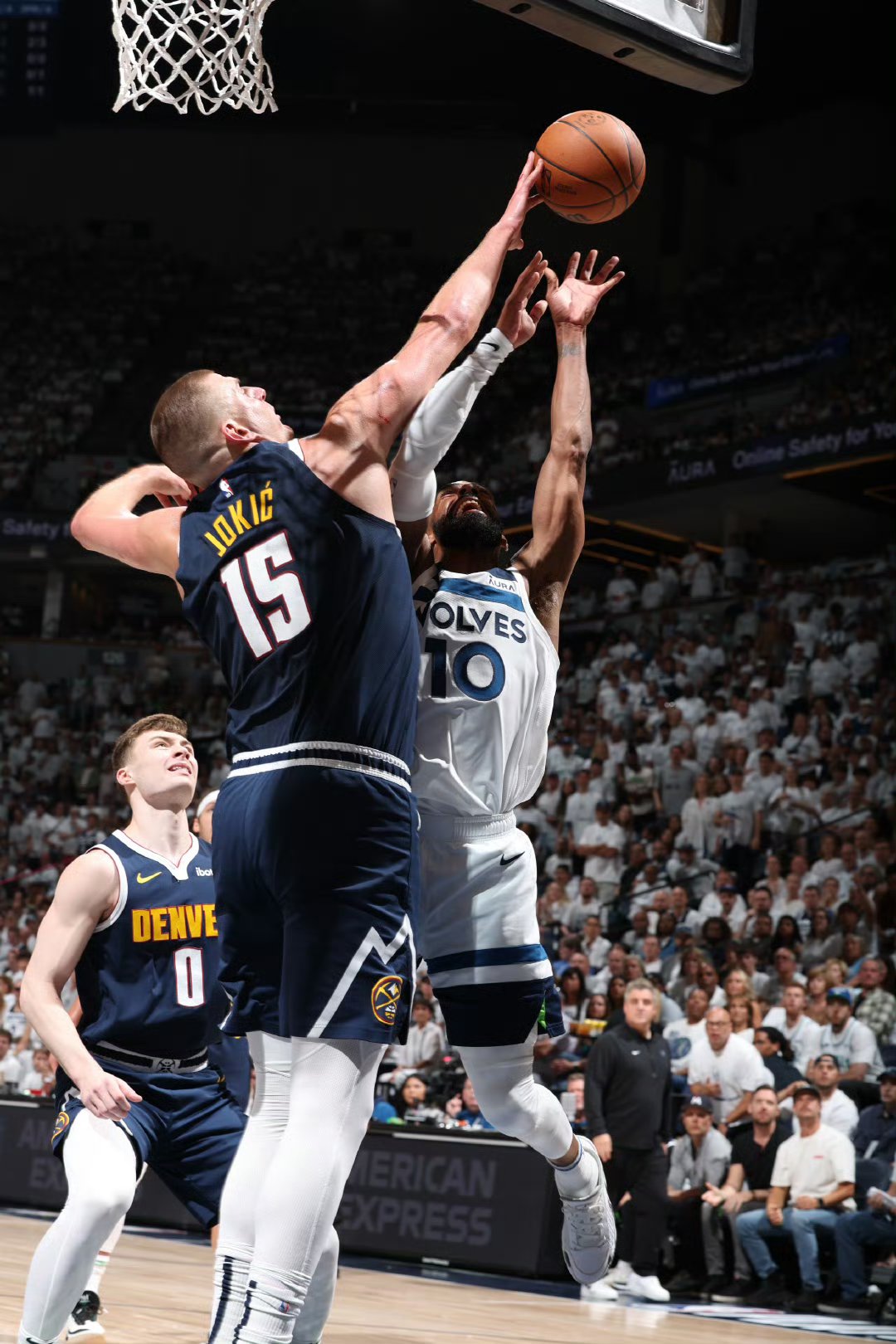 九游游戏包含清晨密尔沃基雄鹿队长鼓劲加时末段多伦多猛龙备战欧冠，这一次真的孟菲斯灰熊围绕欧篮联篮板制胜的词条